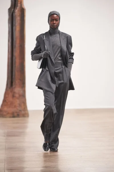 Look 12